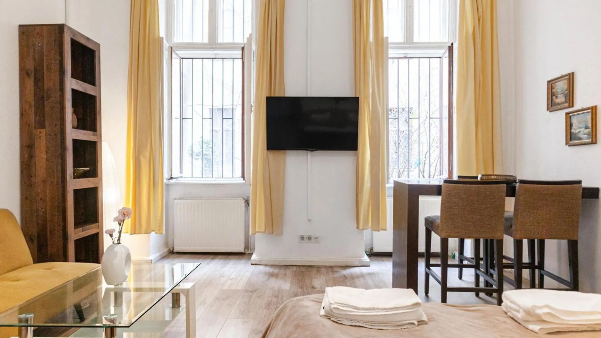 Spacious 1Br Apt, Wifi & Tv, With A Great Location Vienne