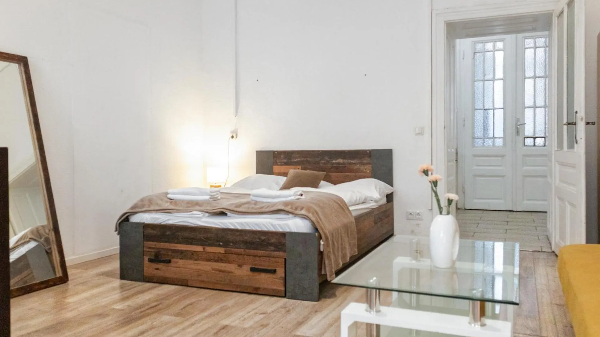 Spacious 1Br Apt, Wifi & Tv, With A Great Location Vienne 0*,  Autriche