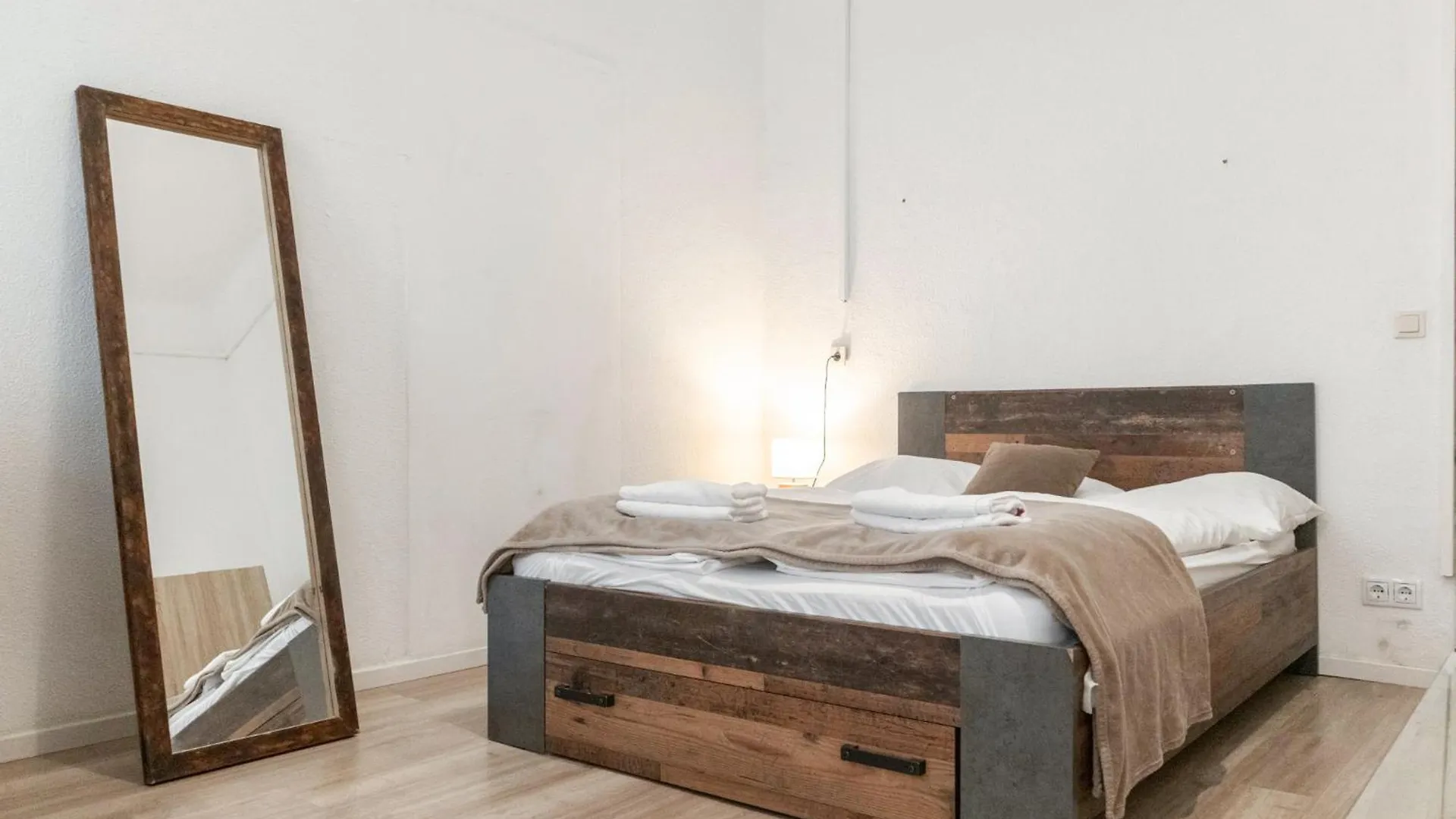 Spacious 1Br Apt, Wifi & Tv, With A Great Location Vienne 0*,